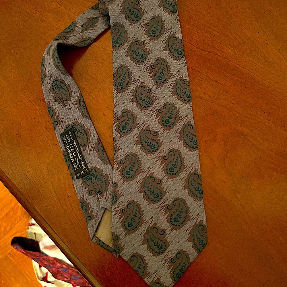 Gorgeous Giorgio Armani tie.